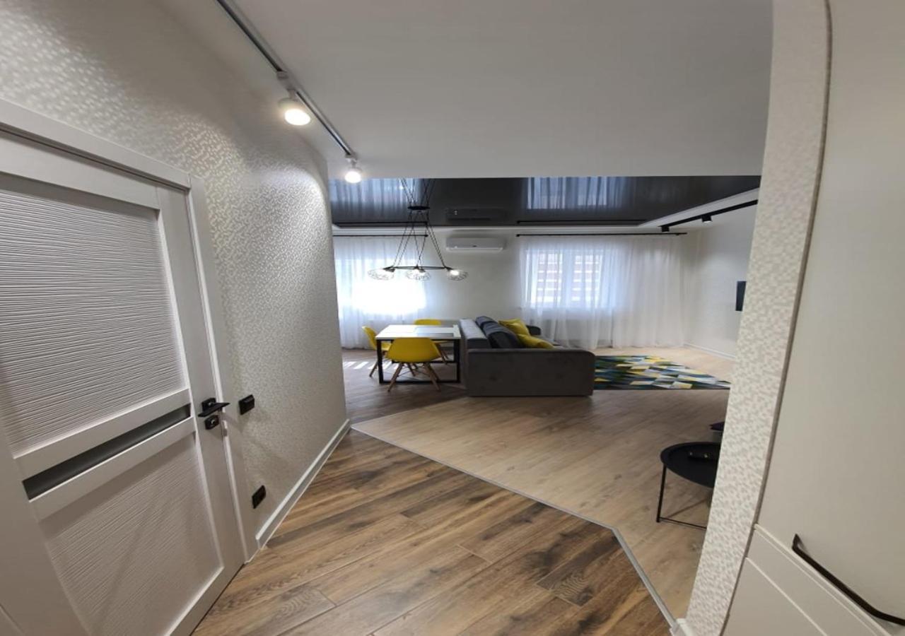 New Lux Apartment 2020 Jarkov Exterior foto